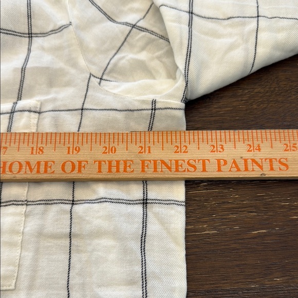 Madewell Easy Y-Neck Button-Up Shirt Size Medium - Picture 10 of 11